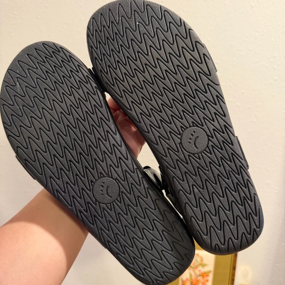 BareTraps NWT Size 11 Gazelle Platform Slip On Sandals Casual Support Comfort